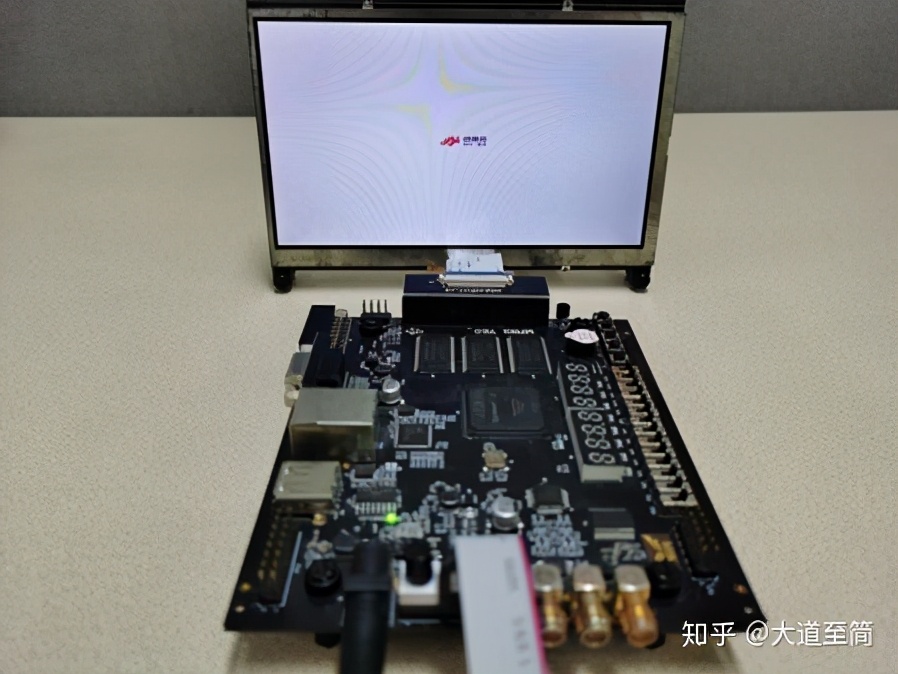 「每周FPGA案例」至简设计系列_LCD显示图片